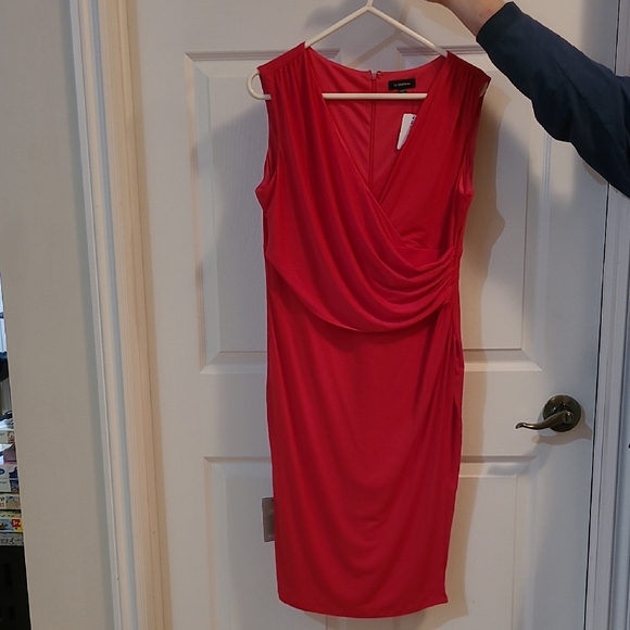 le chateau Dresses & Skirts - Le Chateau Vibrant Pink Midi Dress